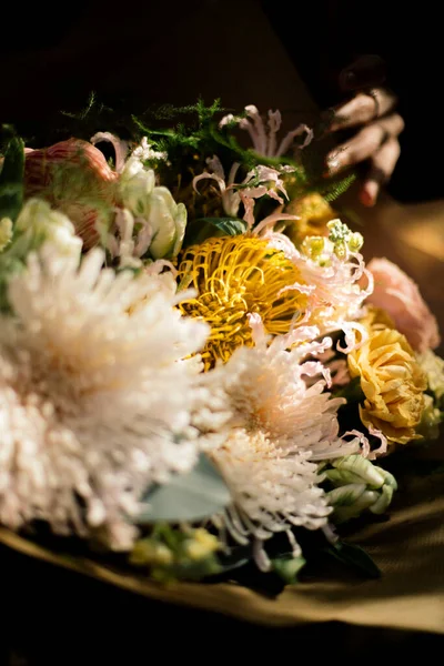 Close Flores Rosa Branco Buquê — Fotografia de Stock