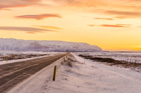 Golden Sunrise Seen Country Road Cold Icelandic Morning — 图库照片