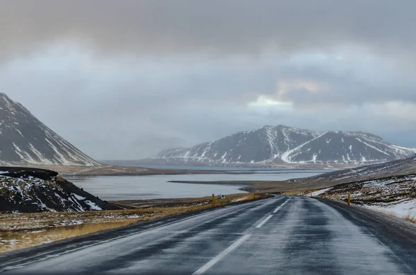 Driving Iceland Cold Rainy Winter Day Every Curve Road Reveals — 图库照片