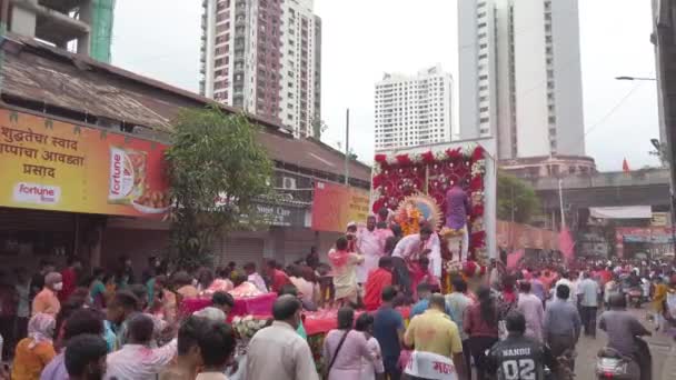 Deus Hindu Ganesh Famoso Por Imersão Lalbaug Durante Covid Restrição — Vídeo de Stock