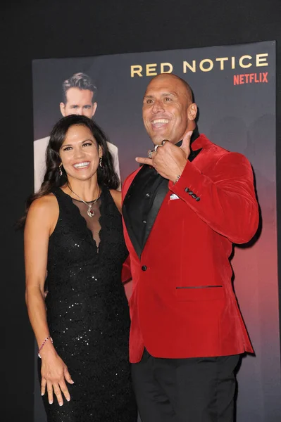 Tanoai Reed出席了2021年11月3日在洛杉矶举行的Netflix 红色通缉令 全球首映式 — 图库照片
