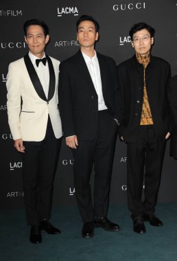 Lee Jung Jae, Park Hae Soo ve Hwang Dong-hyuk 10. Geleneksel LACMA Sanatı + FILM GALA Sunar: Gucci tarafından 6 Kasım 2021 'de Los Angeles, ABD' de düzenlenen LACMA.