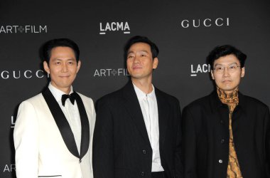 Lee Jung Jae, Park Hae Soo ve Hwang Dong-hyuk 10. Geleneksel LACMA Sanatı + FILM GALA Sunar: Gucci tarafından 6 Kasım 2021 'de Los Angeles, ABD' de düzenlenen LACMA.
