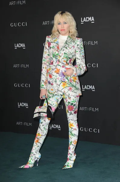 Miley Cyrus出席2021年11月6日在美国洛杉矶Lacma举行的第10届Lacma年度艺术电影Gala颁奖典礼 — 图库照片