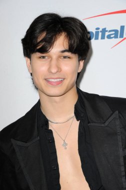 Kio Cyr, 3 Aralık 2021 'de Inglewood, ABD' de düzenlenen 102.7 KIIS FM 'in Jingle Ball 2021' de.