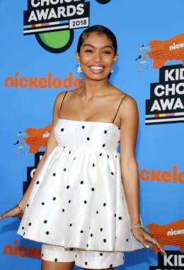 Yara Shahidi Nickelodeon'ın 2018 Kids'Choice Awards Forum Inglewood, ABD'de 24 Mart 2018 düzenlenen.