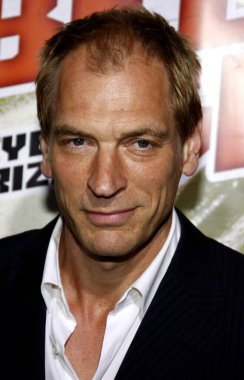Julian Sands, 2 Aralık 2008 'de Hollywood' daki Mısır Tiyatrosu 'nda düzenlenen' Nobel Son 'filminin Los Angeles galasında.