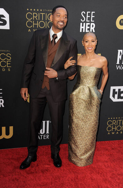 Уилл Смит и Джада Пинкетт Смит на 27-й ежегодной церемонии "Выбор критиков", состоявшейся в Fairmont Century Plaza в Лос-Анджелесе, США 13 марта 2022 года.