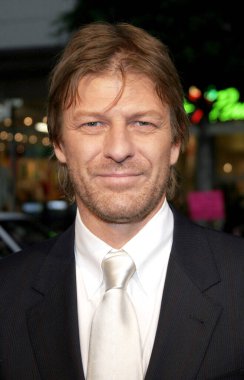 HOLYWOOD, CA - 10 Ekim 2005: Sean Bean, 10 Ekim 2005 'te ABD' nin Hollywood kentindeki Grauman 'ın Çin Tiyatrosu' nda düzenlenen 'North Country' nin Los Angeles galasında.