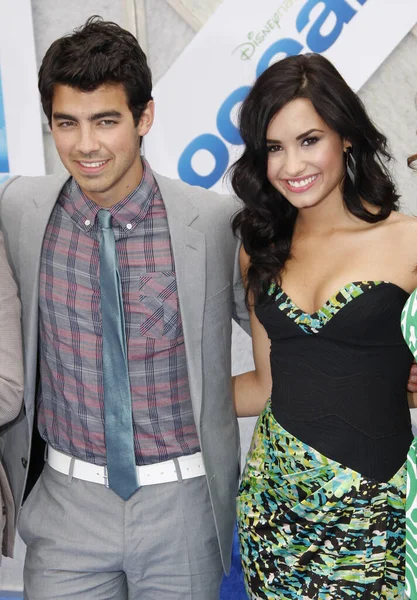 Joe Jonas Demi Lovato Estreno Los Ángeles Océanos Celebrado Teatro — Foto de Stock