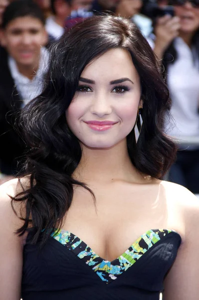 Demi Lovato Estreno Los Ángeles Océanos Celebrado Teatro Capitán Hollywood —  Fotos de Stock
