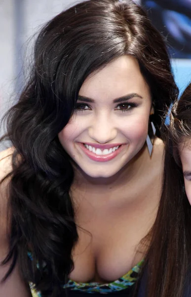 로바토 Demi Lovato 2010 할리우드의 카피탄 극장에서 초연에 — 스톡 사진