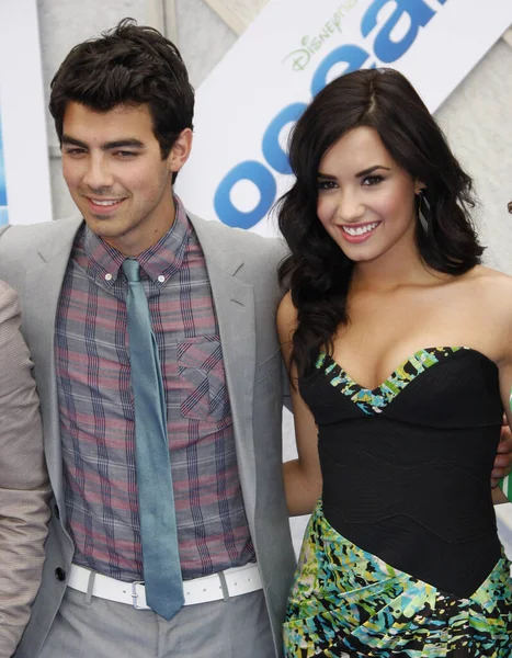 Joe Jonas Demi Lovato Premierze Oceanów Capitan Theater Hollywood Usa — Zdjęcie stockowe