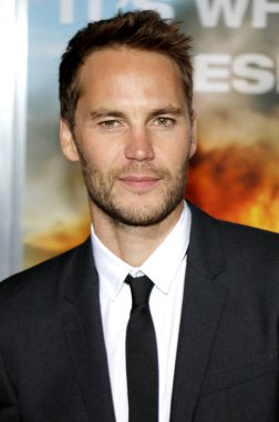 Taylor Kitsch, 8 Ekim 2017 'de ABD' nin Westwood kentindeki Regency Village Theatre 'da düzenlenen 