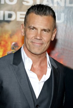 Josh Brolin, 8 Ekim 2017 'de ABD' nin Westwood kentindeki Regency Village Theatre 'da düzenlenen 