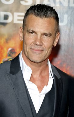 Josh Brolin, 8 Ekim 2017 'de ABD' nin Westwood kentindeki Regency Village Theatre 'da düzenlenen 