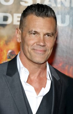 Josh Brolin, 8 Ekim 2017 'de ABD' nin Westwood kentindeki Regency Village Theatre 'da düzenlenen 