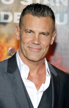 Josh Brolin, 8 Ekim 2017 'de ABD' nin Westwood kentindeki Regency Village Theatre 'da düzenlenen 