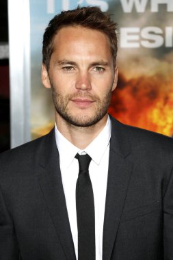 Taylor Kitsch, 8 Ekim 2017 'de ABD' nin Westwood kentindeki Regency Village Theatre 'da düzenlenen 