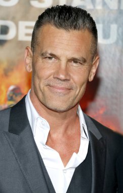 Josh Brolin, 8 Ekim 2017 'de ABD' nin Westwood kentindeki Regency Village Theatre 'da düzenlenen 