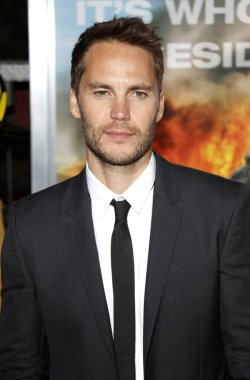 Taylor Kitsch, 8 Ekim 2017 'de ABD' nin Westwood kentindeki Regency Village Theatre 'da düzenlenen 