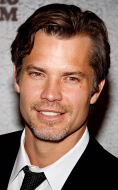 HOLYWOOD, CA - 8 Mart 2010 'da ABD' nin Hollywood kentindeki DGA Tiyatrosu 'nda düzenlenen FX' in 'Justified' gösteriminin prömiyerinde Timothy Olyphant.