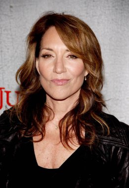 HOLYWOOD, CA - 08 Mart 2010: Katey Sagal, 8 Mart 2010 'da ABD' nin Hollywood kentindeki DGA Tiyatrosu 'nda düzenlenen FX' in 'Justified' gösteriminde.