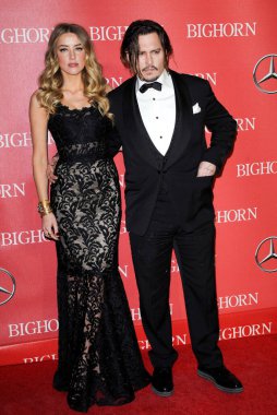 Amber Heard ve Johnny Depp Palm Springs Uluslararası Film Festivali 'nde 2 Ocak 2016' da Palm Springs Kongre Merkezi 'nde düzenlenen 27..