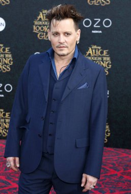Johnny Depp, 23 Mayıs 2016 'da ABD' nin Hollywood kentindeki El Capitan Tiyatrosu 'nda düzenlenen' Alice Through The Looking Glass 'filminin Los Angeles galasında.
