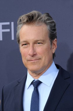 John Corbett, 9 Haziran 2022 'de ABD' nin Hollywood kentindeki Dolby Tiyatrosu 'nda düzenlenen 48. AFI Yaşam Boyu Başarı Ödülü' nde Julie Andrews 'u onurlandırdı..