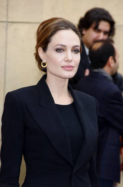 Анджелина Джоли Церемонии Вручения Премии Глобус 2012 Американского Кинотеатра Голливуде — стоковое фото