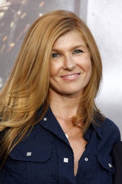 Connie Britton 10 Mayıs 2012'de Los Angeles'taki Nokia Theatre L.A. Live'da düzenlenen 'Battleship'in Los Angeles galasında.