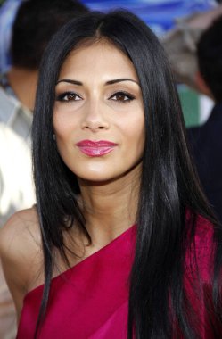 Şarkıcı Nicole Scherzinger, 18 Haziran 2011 'de ABD' nin Los Angeles şehrindeki El Capitan Tiyatrosu 'nda düzenlenen 