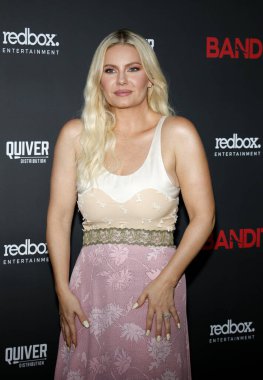 Elisha Cuthbert, 21 Eylül 2022 'de Hollywood' daki Harmony Gold Tiyatrosu 'nda düzenlenen' Haydut 'un Los Angeles galasında.