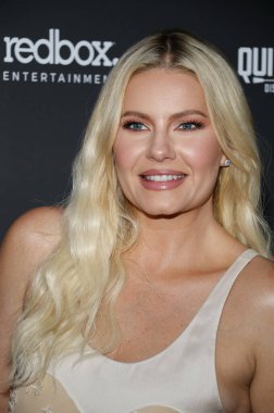 Elisha Cuthbert, 21 Eylül 2022 'de Hollywood' daki Harmony Gold Tiyatrosu 'nda düzenlenen' Haydut 'un Los Angeles galasında.