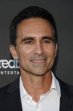 Aktör Nestor Carbonell, 21 Eylül 2022 'de Hollywood' daki Harmony Gold Tiyatrosu 'nda düzenlenen' Haydut 'un Los Angeles galasında.