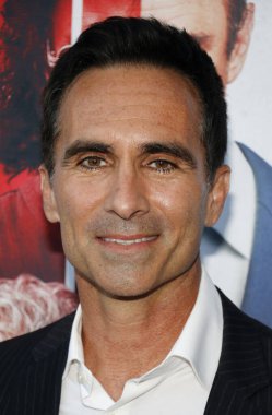 Aktör Nestor Carbonell, 21 Eylül 2022 'de Hollywood' daki Harmony Gold Tiyatrosu 'nda düzenlenen' Haydut 'un Los Angeles galasında.