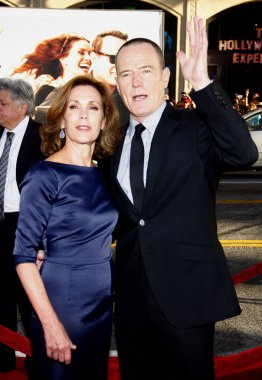 Robin Dearden ve Bryan Cranston, 27 Haziran 2011 'de ABD' nin Los Angeles şehrinde Grauman 'ın Çin Tiyatrosu' nda düzenlenen 