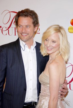 Anne Heche ve James Tupper, 20 Nisan 2012 'de ABD' nin Kaliforniya eyaletindeki Beverly Wilshire Four Seasons Oteli 'nde düzenlenen 17.. 