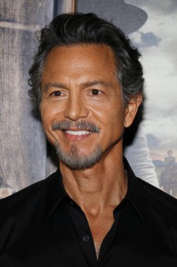 Benjamin Bratt, 28 Eylül 2022 'de Hollywood' daki DGA Tiyatrosu 'nda düzenlenen' Dead For A Dollar 'ın Los Angeles galasında.