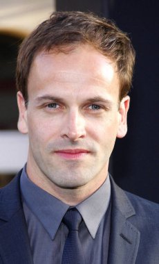 Aktör Jonny Lee Miller, 'Dark Shadows' un Los Angeles galasında 7 Mayıs 2012 'de Hollywood' daki Grauman 'ın Çin Tiyatrosu' nda gerçekleştirildi..