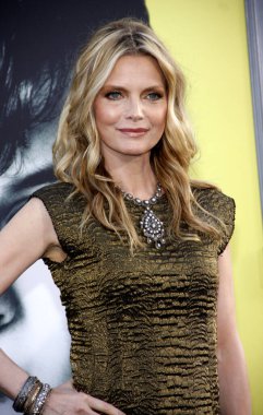 Aktris Michelle Pfeiffer, 7 Mayıs 2012 'de ABD' nin Hollywood kentindeki Grauman 'ın Çin Tiyatrosu' nda düzenlenen Dark Shadows 'un Los Angeles galasında.