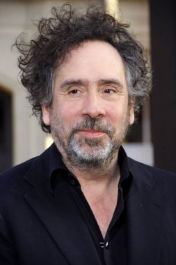 Yönetmen Tim Burton, 7 Mayıs 2012 'de Hollywood' daki Grauman 'ın Çin Tiyatrosu' nda düzenlenen Dark Shadows 'un Los Angeles galasında.