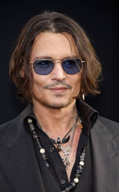 Aktör Johnny Depp, 7 Mayıs 2012 'de Hollywood' daki Grauman 'ın Çin Tiyatrosu' nda düzenlenen Dark Shadows 'un Los Angeles galasında.