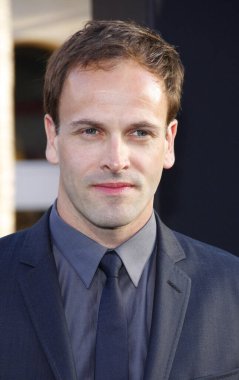 Aktör Jonny Lee Miller, 'Dark Shadows' un Los Angeles galasında 7 Mayıs 2012 'de Hollywood' daki Grauman 'ın Çin Tiyatrosu' nda gerçekleştirildi..