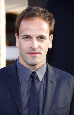 Aktör Jonny Lee Miller, 'Dark Shadows' un Los Angeles galasında 7 Mayıs 2012 'de Hollywood' daki Grauman 'ın Çin Tiyatrosu' nda gerçekleştirildi..