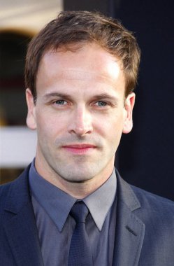 Aktör Jonny Lee Miller, 'Dark Shadows' un Los Angeles galasında 7 Mayıs 2012 'de Hollywood' daki Grauman 'ın Çin Tiyatrosu' nda gerçekleştirildi..