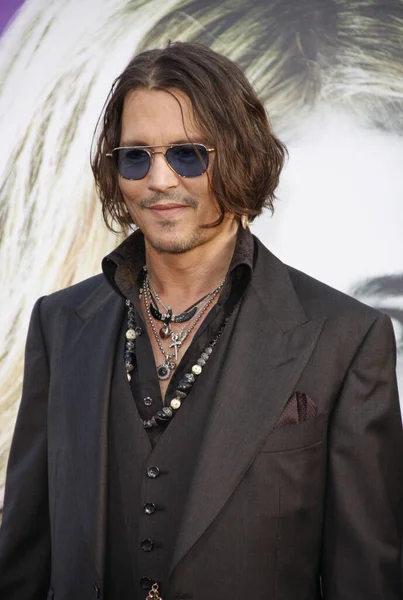 Ηθοποιός Johnny Depp Στην Πρεμιέρα Του Dark Shadows Στο Λος — Φωτογραφία Αρχείου