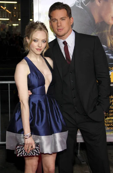 Amanda Seyfried Och Channing Tatum Los Angeles Premiär Dear John — Stockfoto