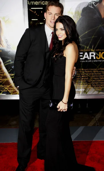 Channing Tatum Och Jenna Dewan Los Angeles Premiär Dear John — Stockfoto